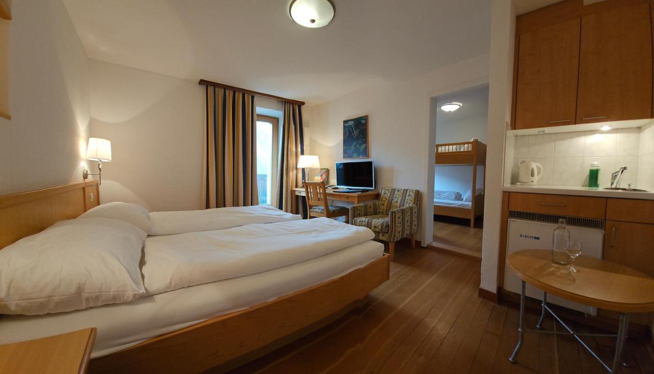 Aparthotel Muchetta Wiesen Bagian luar foto