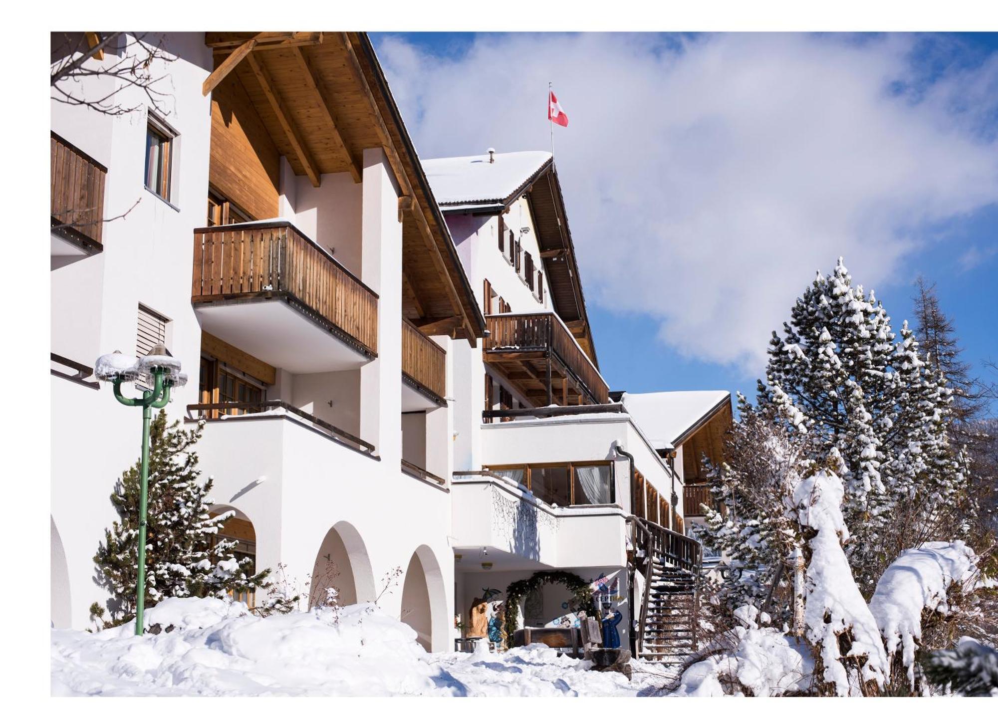 Aparthotel Muchetta Wiesen Bagian luar foto