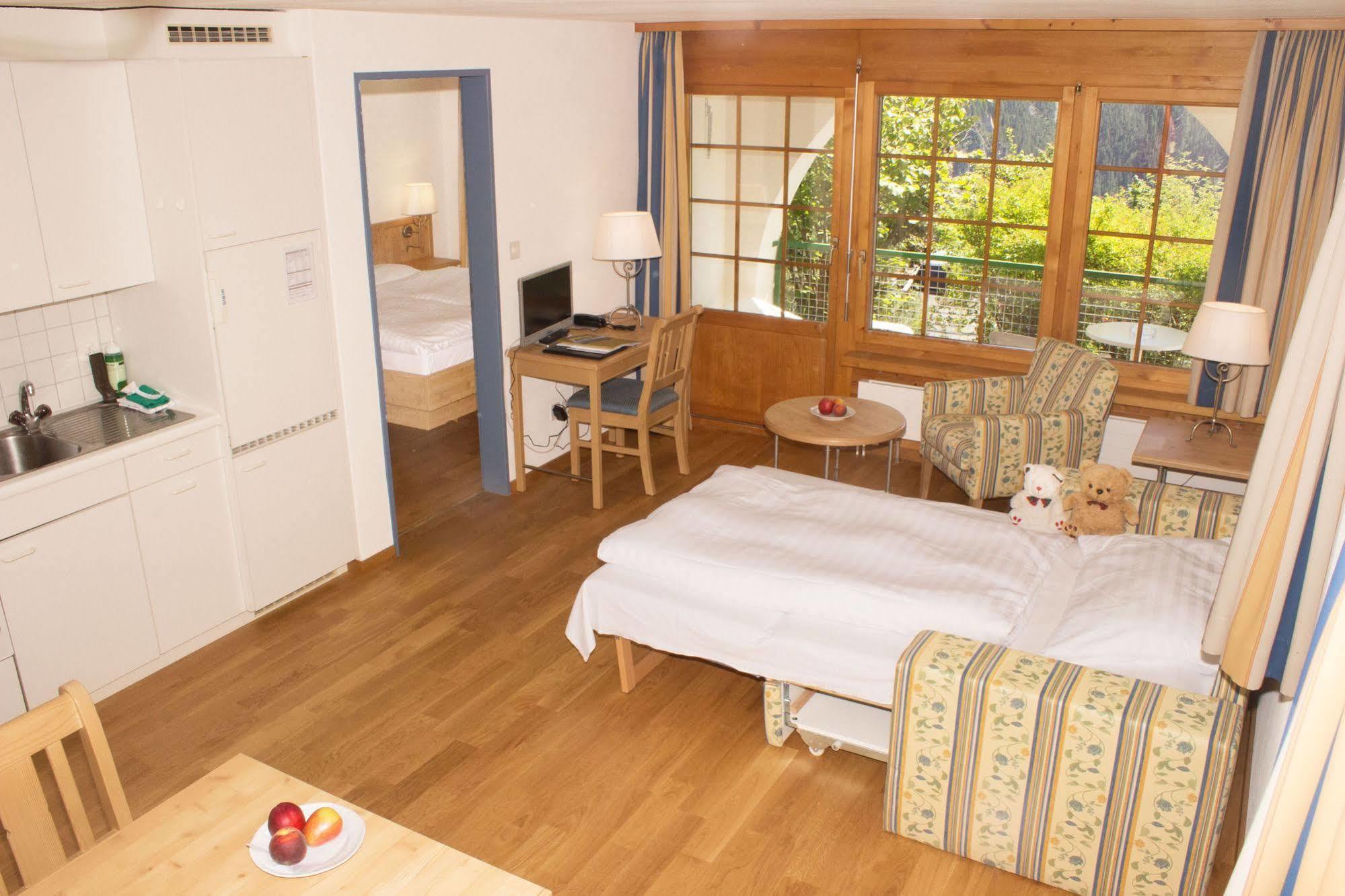 Aparthotel Muchetta Wiesen Bagian luar foto