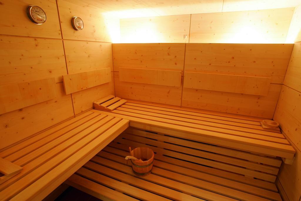 Aparthotel Muchetta Wiesen Bagian luar foto